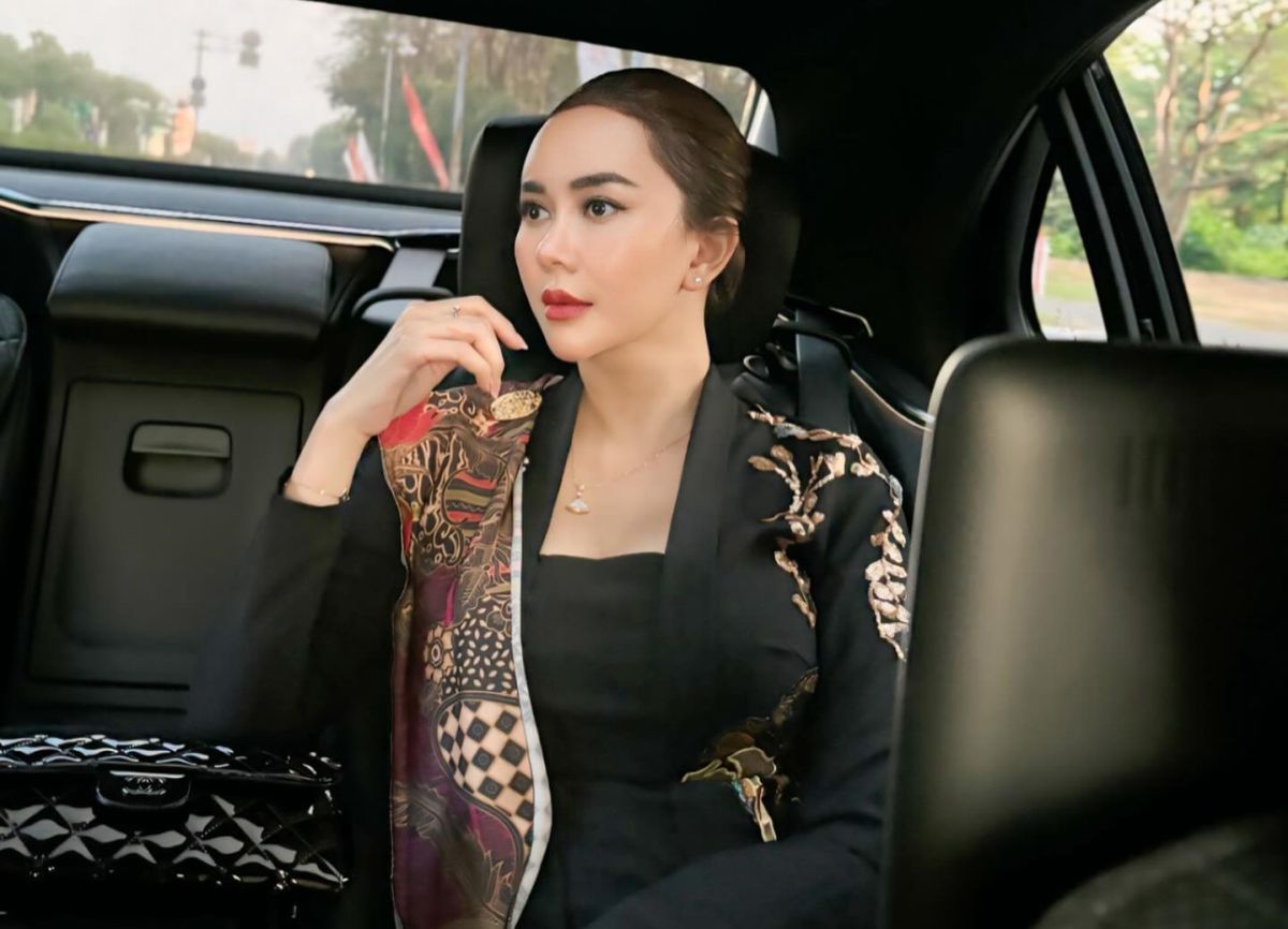 INDO PAY 7 Inspirasi Batik Ala Artis Indonesia, dari Aura Kasih hingga Raffi Ahmad