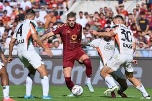 Hasil AS Roma vs Venezia di Liga Italia 2024-2025: Jay Idzes Dkk Kena Comeback Il Lupi 1-2