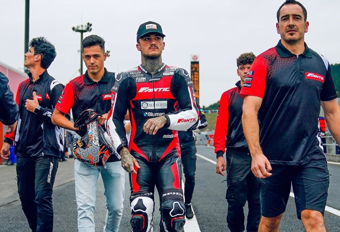 Kisah Sedih Aron Canet, Pembalap Moto2 yang Ditolak Banyak Tim MotoGP karena Badan Penuh Tato