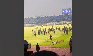 TOP INDO Kronologi Kerusuhan Suporter Kelar Laga Persib Bandung vs Persija Jakarta, Ada Korban Jiwa?