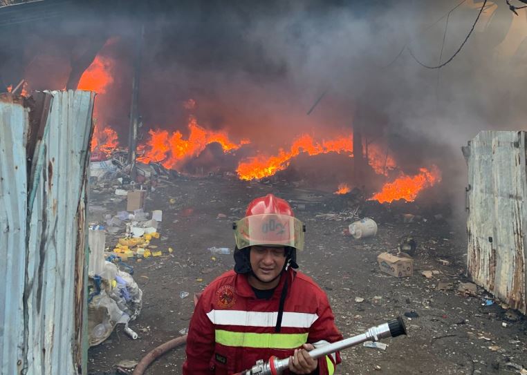 Lapak Barang Bekas Ludes Terbakar di Tangsel, Korsleting Listrik Jadi Penyebab