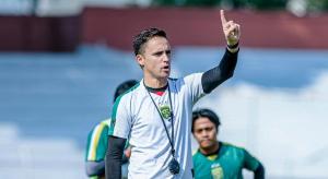 INDO PAY Paul Munster Berbagi Resep Sukses Lambungkan Persebaya Surabaya ke Puncak Klasemen Liga 1 2024-2025