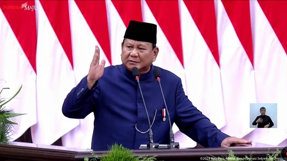 Prabowo Akui Banyak Anak Indonesia Tak Punya Pakaian untuk Sekolah