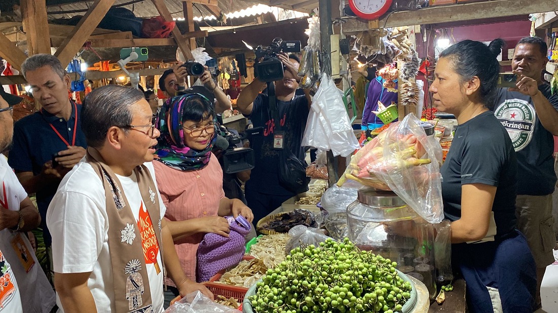 Pramono Anung ke Pasar Munjul: Pembangunan Mangkrak, Omzet Pedagang Turun