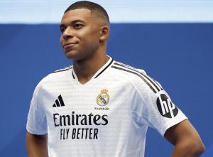 TOP PAY Resmi Diperkenalkan Real Madrid, Kylian Mbappe Bicara soal Pemulihan Operasi Usai Patah Hidung