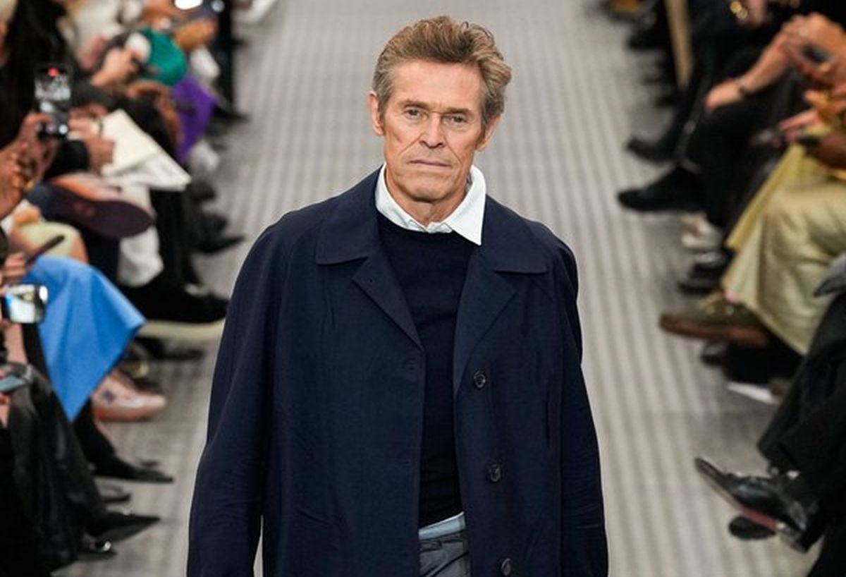 TOP INDO Tampil untuk Brand Fashion Wanita Miu Miu, Willem Dafoe Menggebrak di Paris Fashion Week