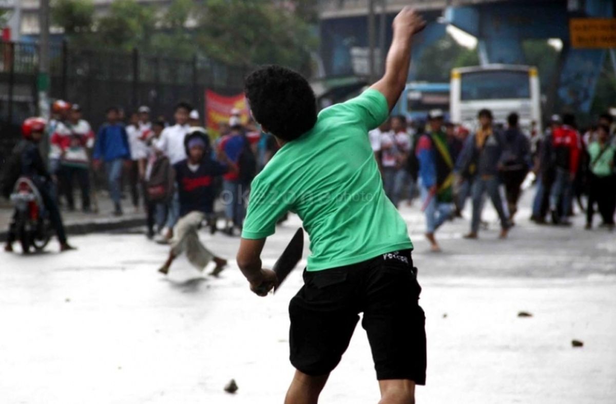 TOP INDO Tawuran Pecah di Pondok Aren Tangsel, Satu Orang Kena Bacok