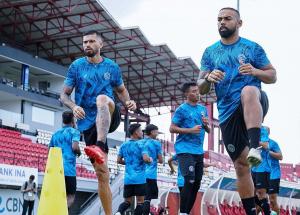 Arema FC Fokus Pemulihan Fisik saat Jeda Liga 1 2024-2025