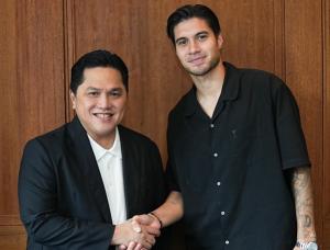 BREAKING NEWS: Kevin Diks Resmi Foto Salaman dengan Erick Thohir, Segera Perkuat Timnas Indonesia!