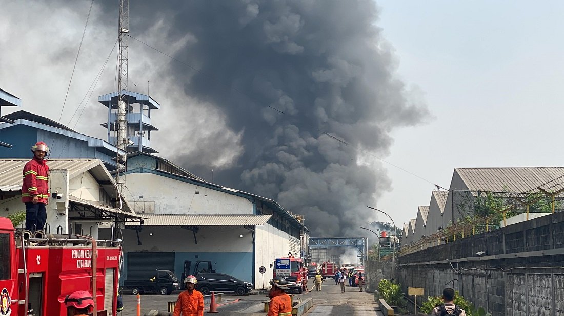 Kronologi Kebakaran Hebat Pabrik Minyak di Bekasi, Terdengar Suara Ledakan