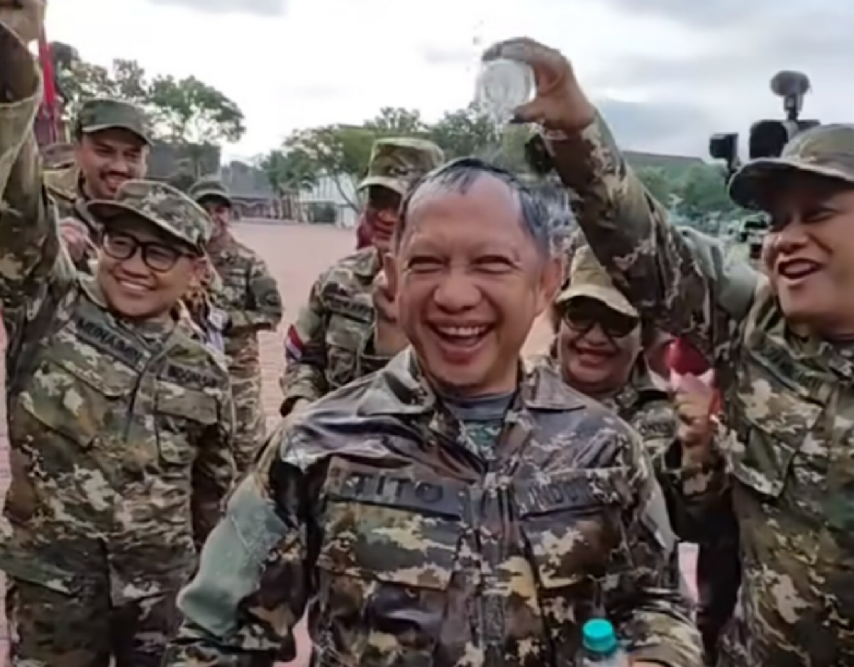 Momen Ultah Mendagri Tito Saat Retreat di Magelang, Dapat Kejutan hingga Diguyur Air oleh Menteri Lain