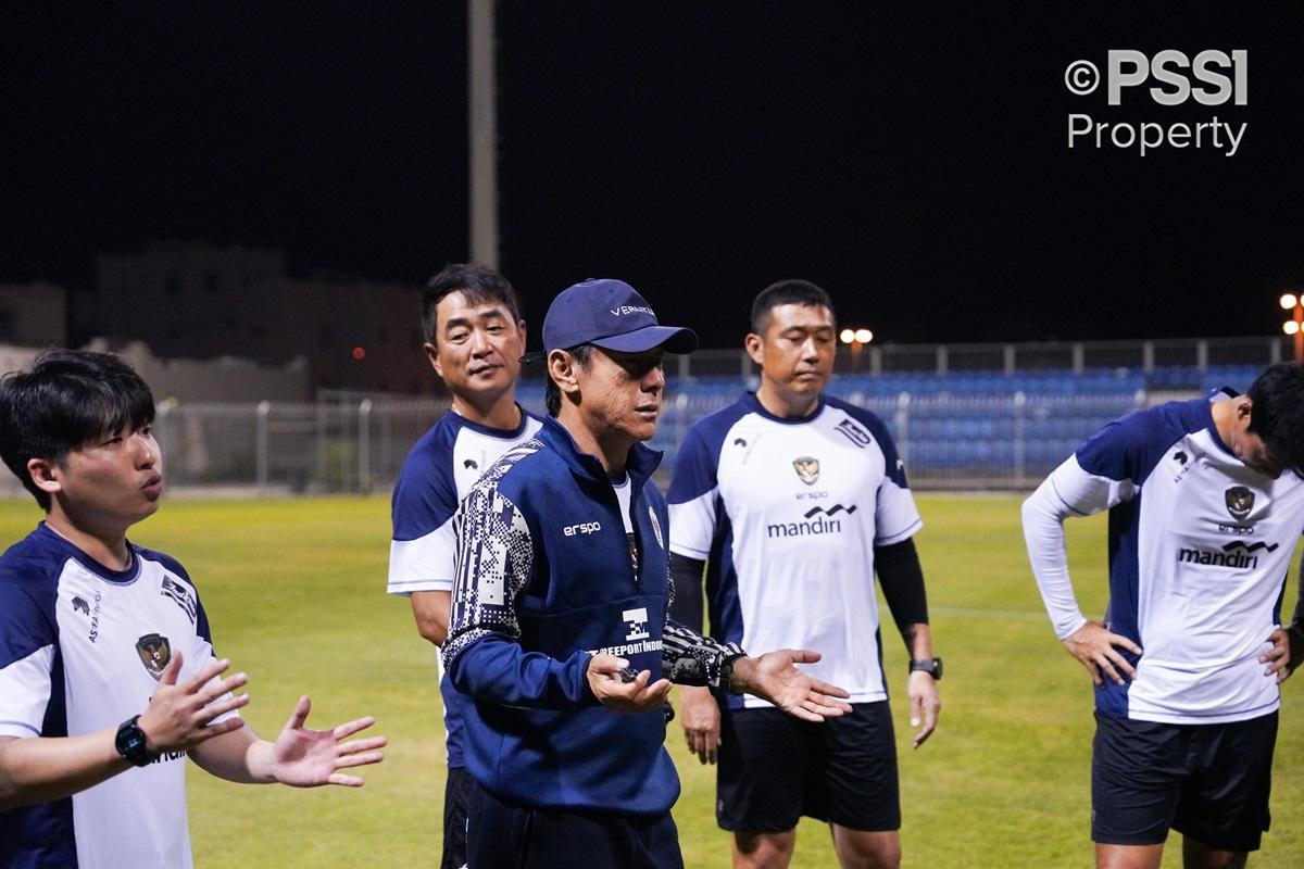 Personel Timnas Indonesia Sudah Komplet di Bahrain, Shin Tae-yong Beri Latihan Conditioning