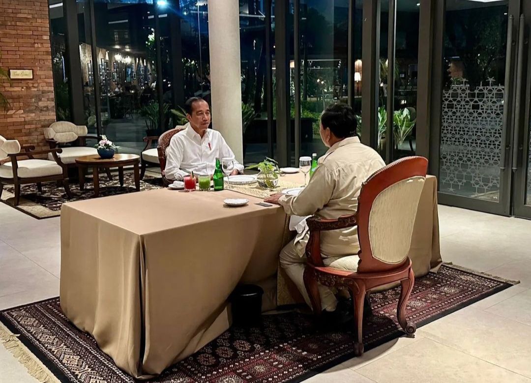 Prabowo dan Jokowi Makan Malam 2 Jam, Diskusi Santai di Plataran Senayan