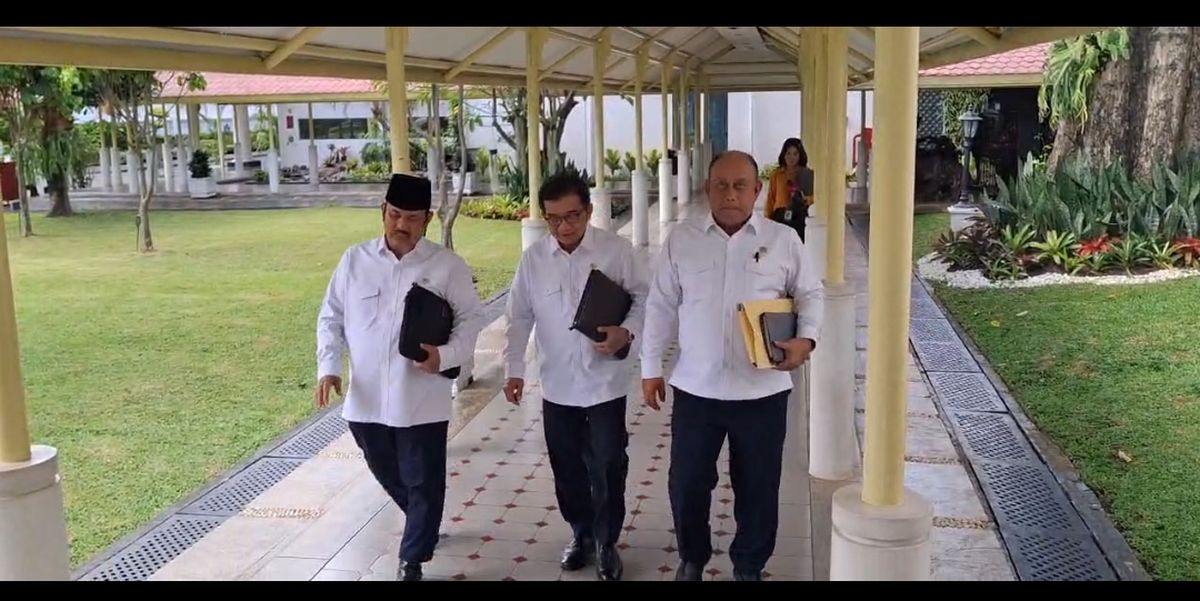 Prabowo Gelar Sidang Kabinet Kedua, Menteri Kompak Pakai Kemeja Putih Bawahan Biru