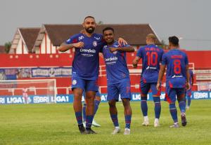 Rahasia Sukses Arema FC Menang Comeback Lawan Malut United: Ubah Skenario