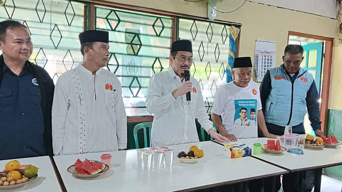 Serap Aspirasi, Suswono Sarapan Bareng Warga di Warteg Menteng