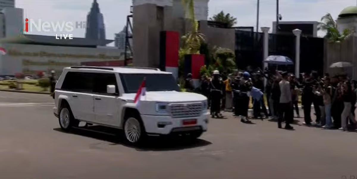 Usai Dilantik, Presiden Prabowo Tinggalkan Gedung DPR Naik Mobil Maung Limo