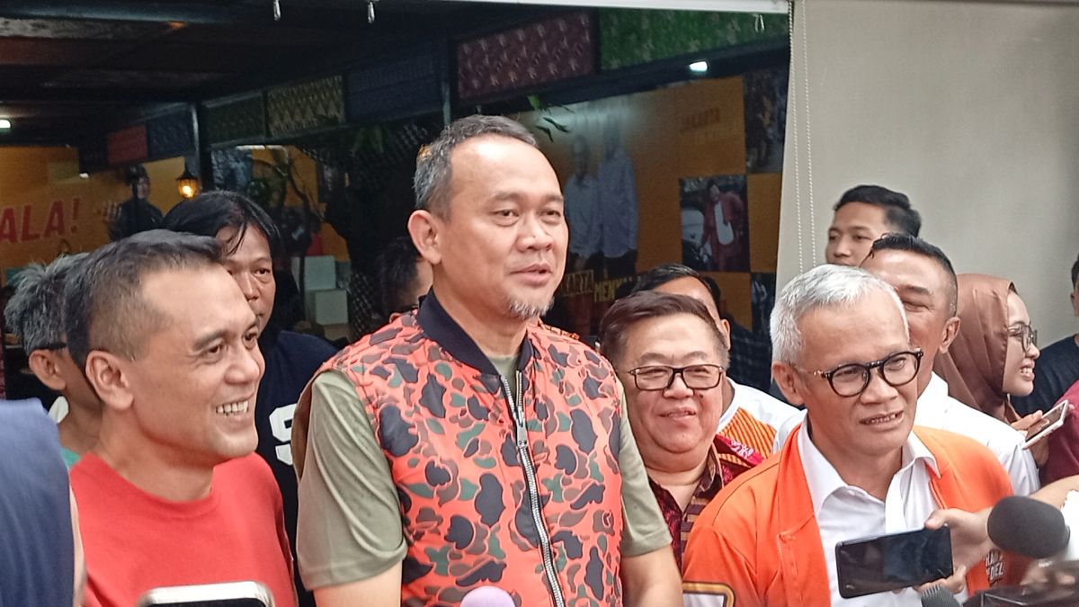 Banyak Karangan Bunga Ucapan Selamat ke Pramono-Doel, Pesan Cak Lontong ke Relawan: Jaga Kondusifitas 