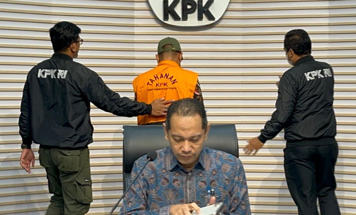 KPK Tahan Satu Tersangka Kasus Pengadaan APD Kemenkes