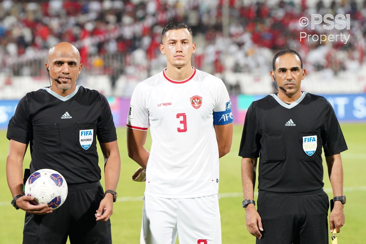 Media Arab Ramai Beri Dukungan kepada Wasit Ahmed Al Kaf Usai Pimpin Laga Timnas Indonesia vs Bahrain