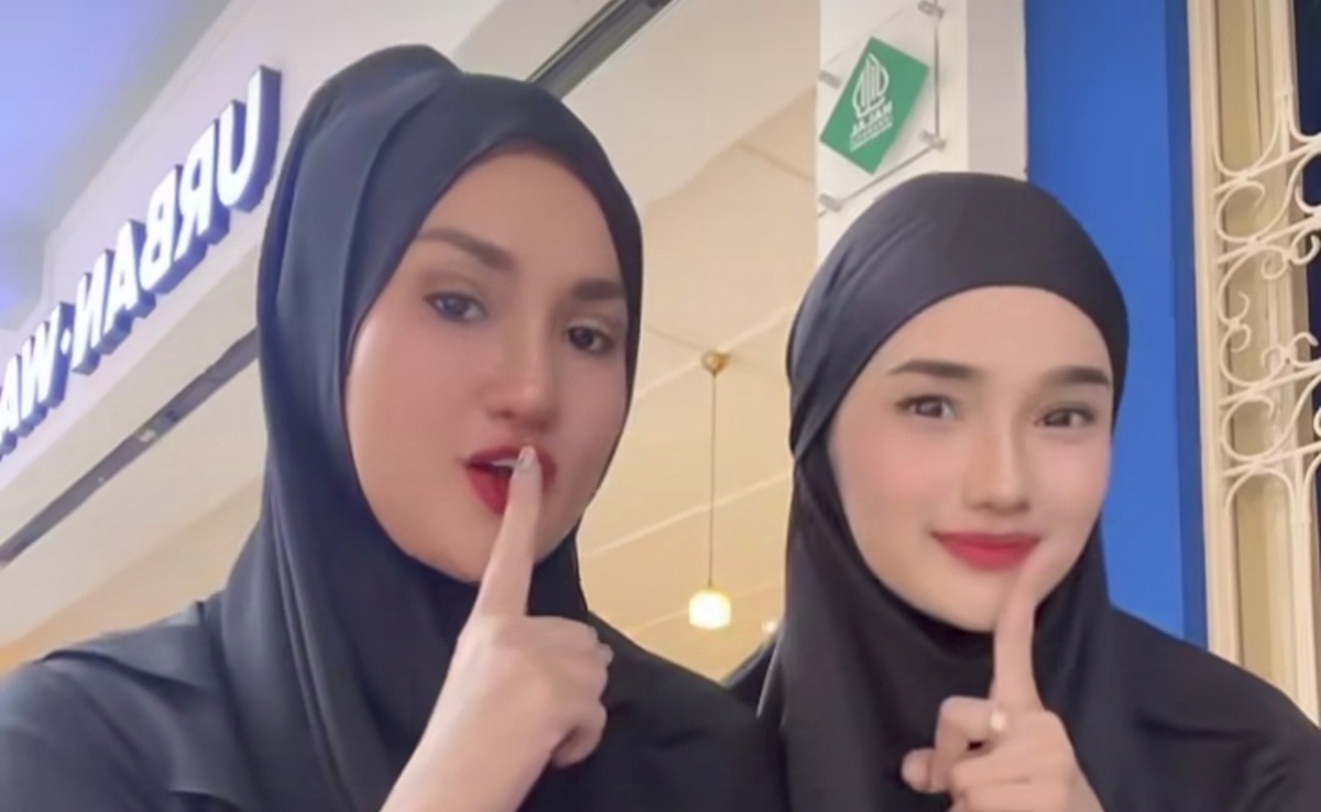 Tengku Dewi Minta Maaf Usai Pakai Hijab dengan Sanggul Tinggi