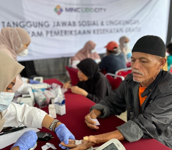 Warga Senang MNC Lido City Baksos Kesehatan di Cigombong Bogor