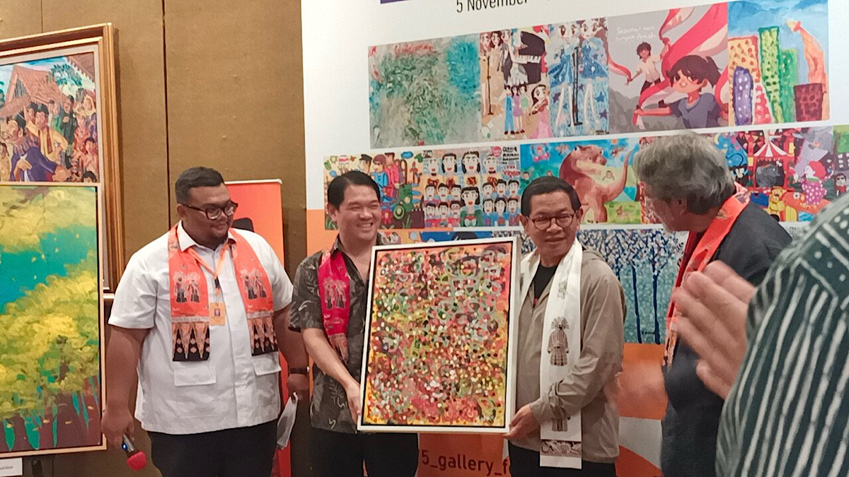 Pramono Buka Pameran Lukisan Komunitas Disabilitas di Mampang Prapatan Jaksel